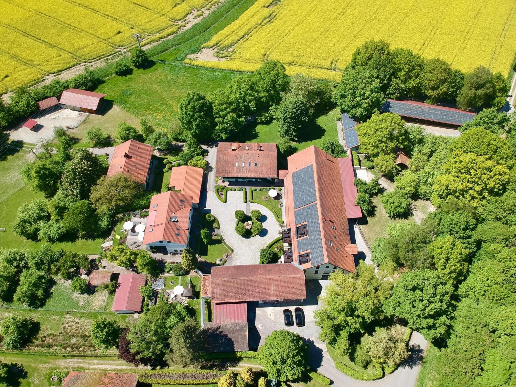 Gut Schwarz-N Hof Ferienwohnungen Bad Griesbach  Eksteriør billede